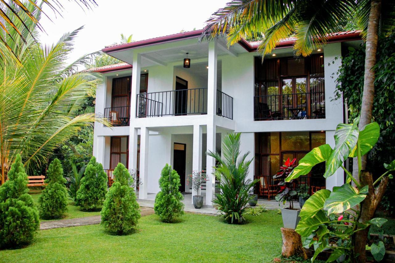 Manike Lodge Habarana Exteriör bild