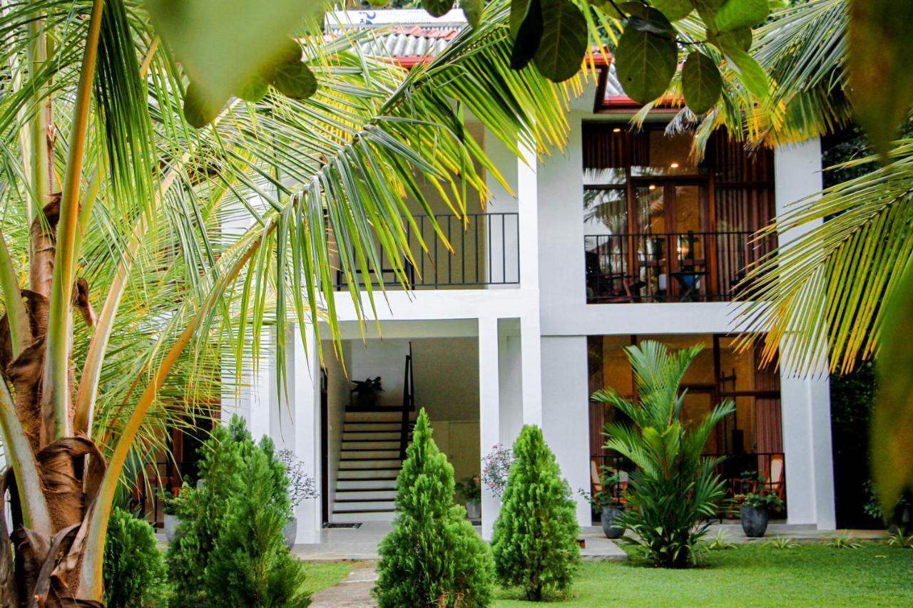 Manike Lodge Habarana Exteriör bild
